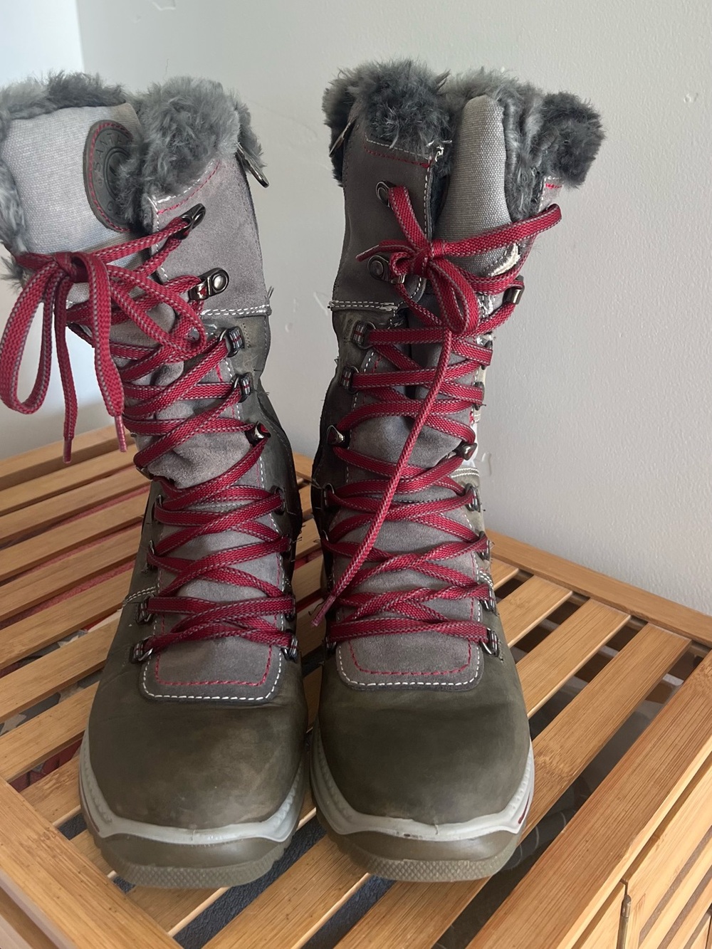 Santana Canada Morella
Waterproof Faux Fur Winter Boots size 7